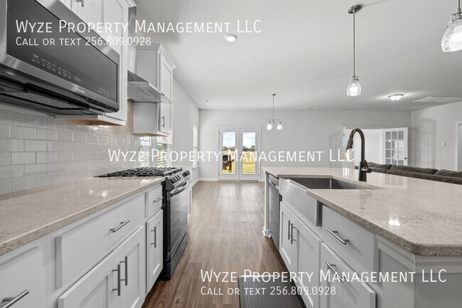 Building Photo - 283 Shubert Dr