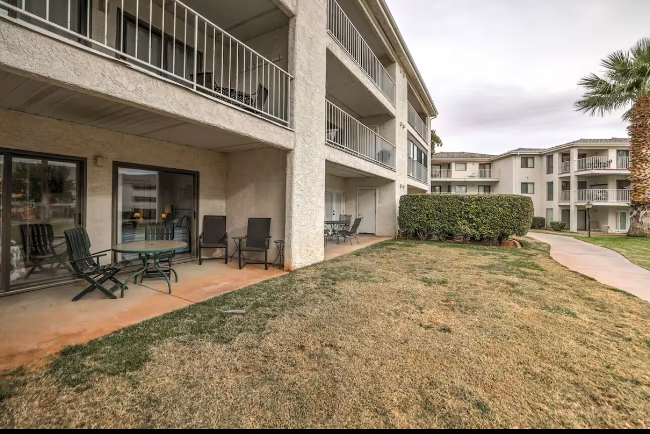 Building Photo - 1845 W Canyon View Dr