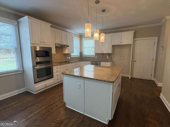 Building Photo - 1150 Lamont Cir