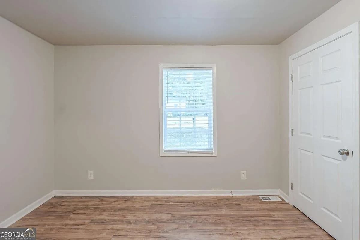 Building Photo - 3140 Delowe Dr