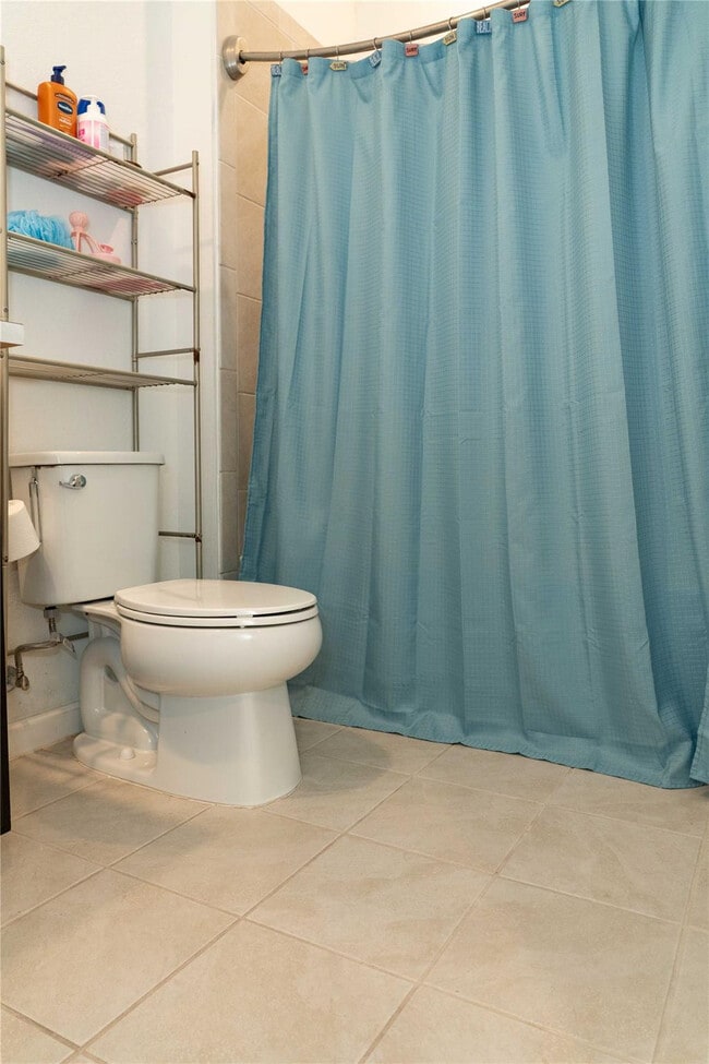 Building Photo - 1176 SW 7th Ct