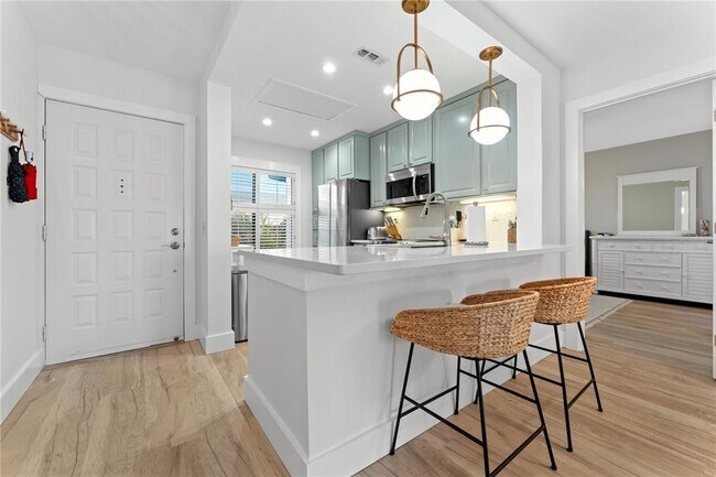 Building Photo - 6287 Bahia Del Mar Cir N