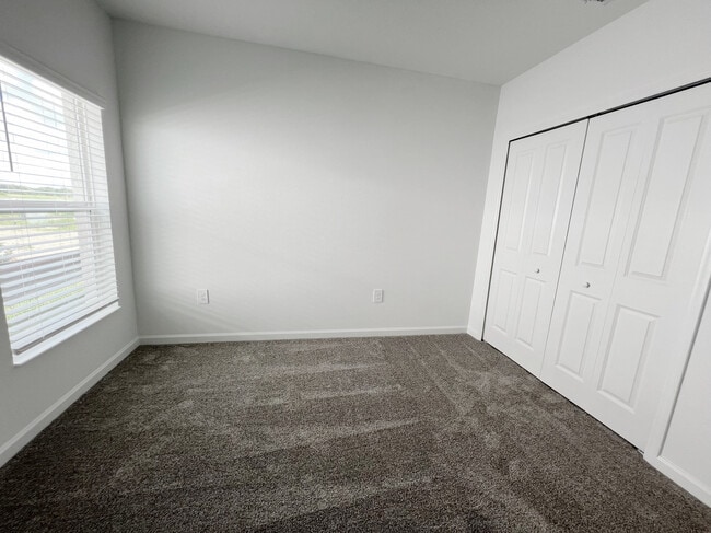 Building Photo - 317 Singing Sands Cir