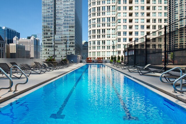 Building Photo - 345 N LaSalle St