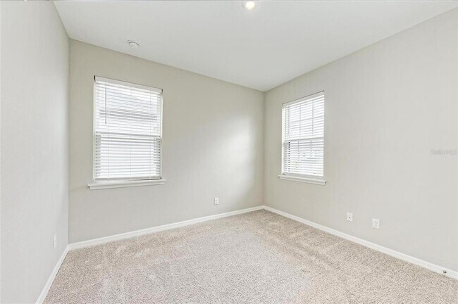 Building Photo - 5564 Summit Gln