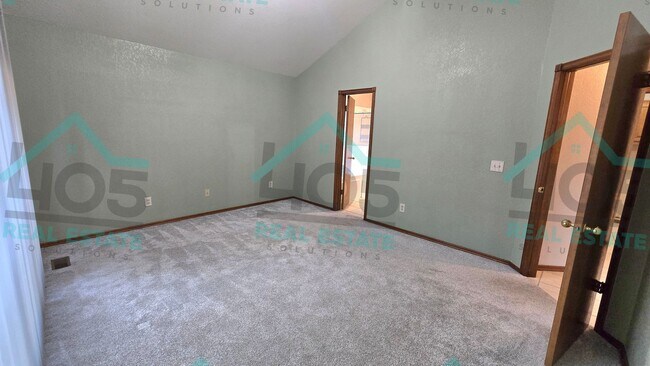 Building Photo - 3 Bed CA Schools