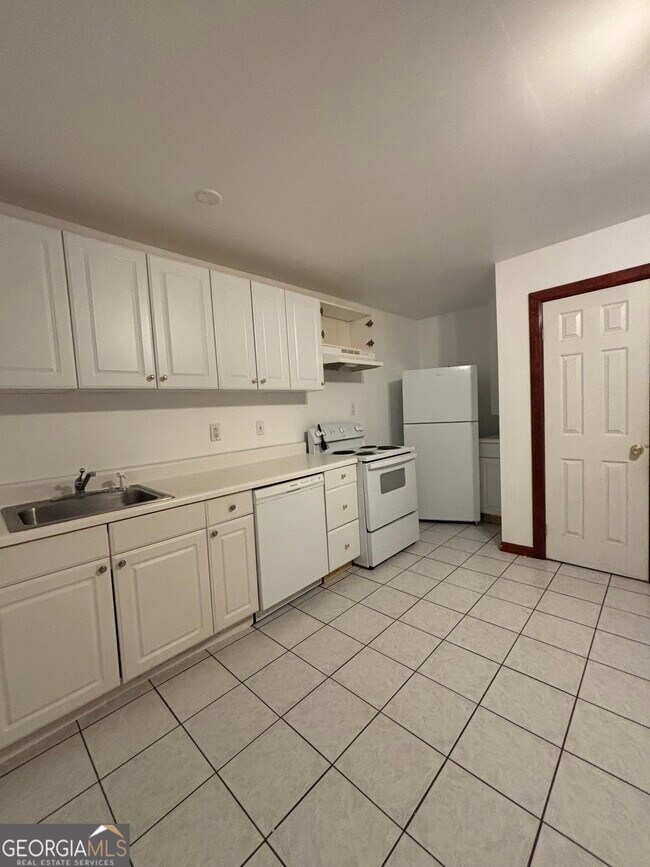 Building Photo - 45 Grandview Ct
