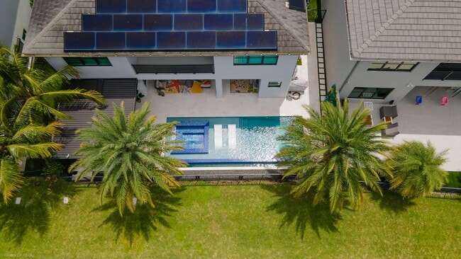 Building Photo - 17119 Aquavera Way