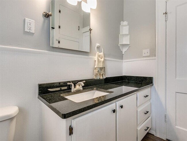 Building Photo - Remodeled 3 Bedroom Bungalow in OKC's Plaz...