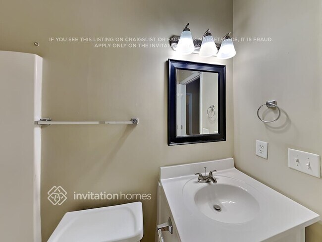 Building Photo - 117 Chickory Ln