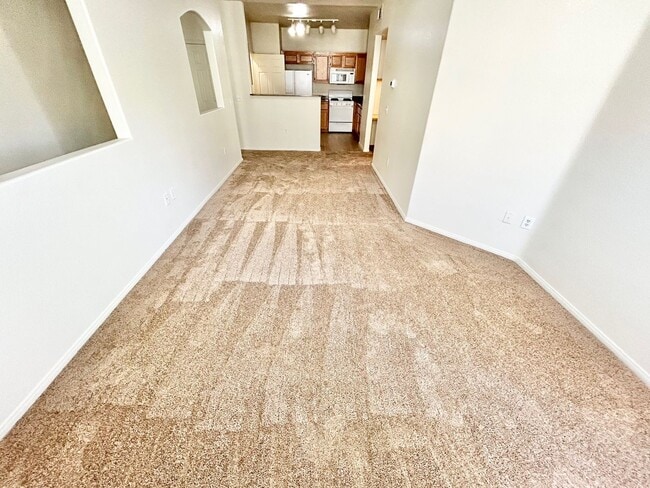 Building Photo - BEAUTIFUL 1 BEDROOM, 1 BATHROOM CONDO LOCA...
