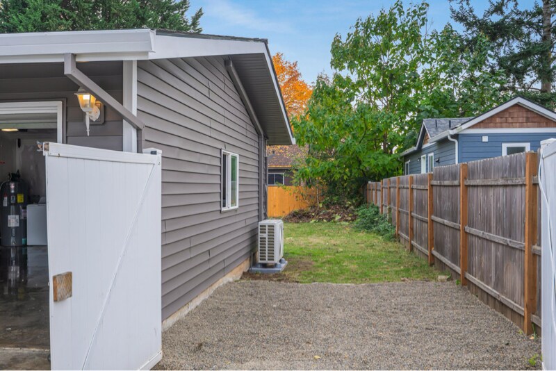 Building Photo - 9111 NE 73rd St