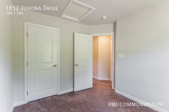Building Photo - 1852 Verona Dr