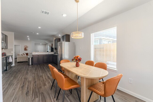 Building Photo - 8110 Alpine Bearberry Dr