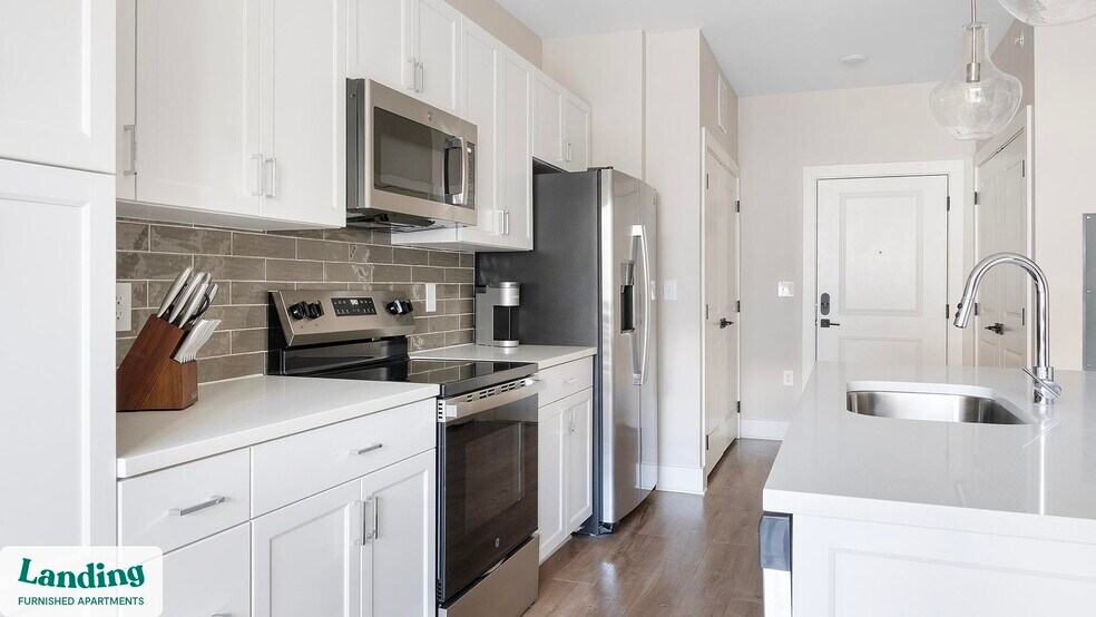 Building Photo - 1000 Forestview Dr