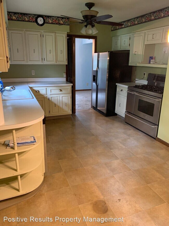 Building Photo - 4 br, 2.5 bath House - 1612 Aragona