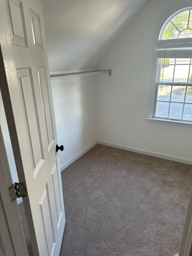 Building Photo - 3000 Sandy Bluff Pl