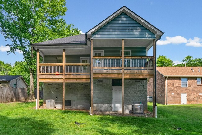 Building Photo - 528 Poston St