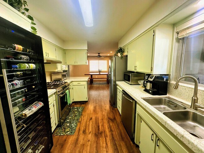 Building Photo - 820 Blue Bell Ct