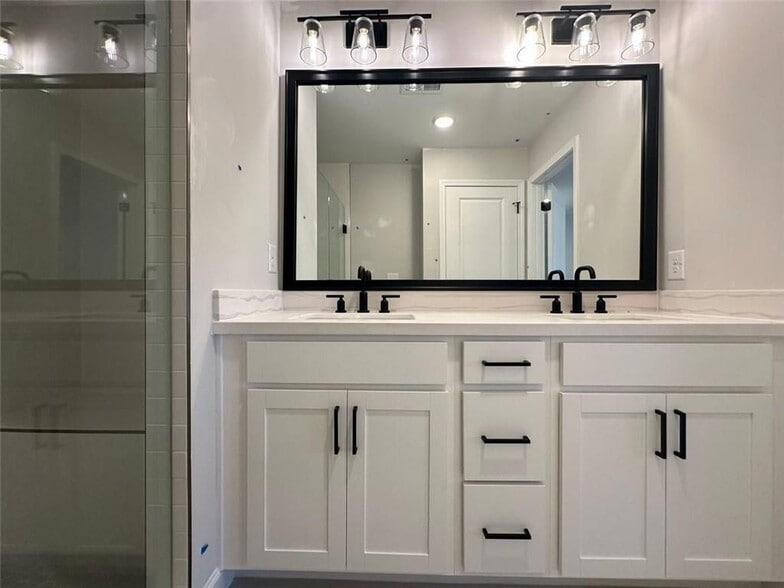 Building Photo - 1925 AUDRA Aly