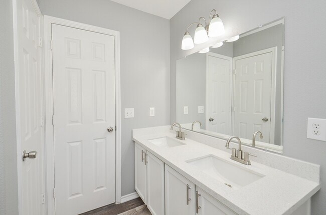 Building Photo - 20131 Larkspur Landing