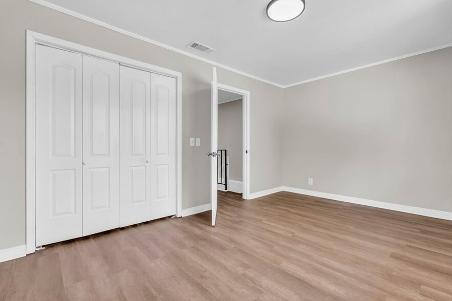 Building Photo - 803 E Broad St