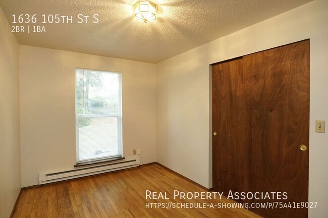 Building Photo - Cozy Two Bedroom Duplex in Tacoma Near Lew...