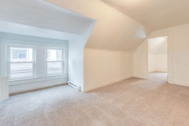 Building Photo - 406 Kingsboro St