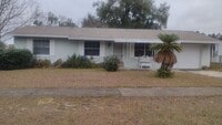 Building Photo - 3 Bedroom 1 Bath available in Marion Oaks