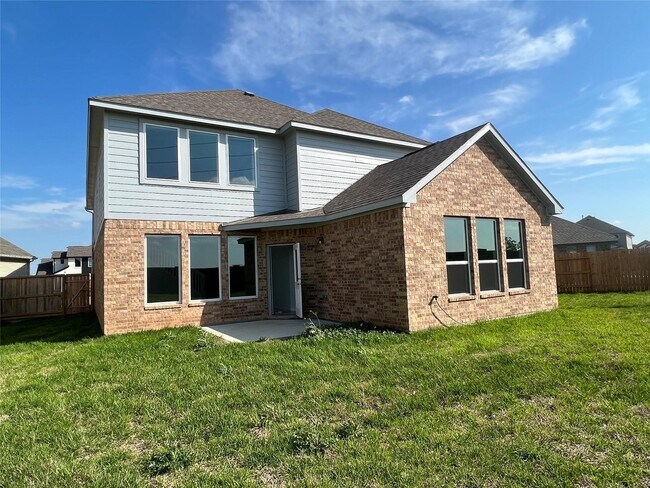 Building Photo - 208 Salange Ln