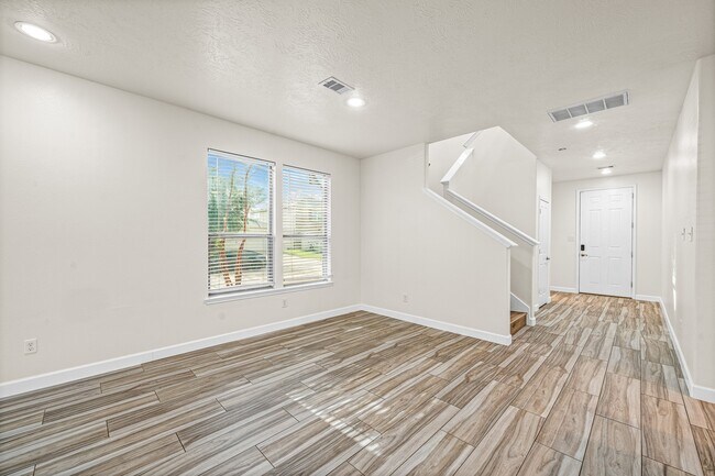 Building Photo - 15623 Harris Canyon Ln