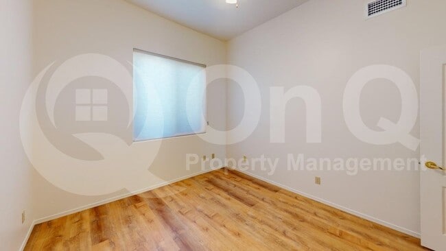 Building Photo - 137 E Calle Zavala