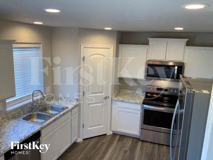 Building Photo - 11036 Rockcastle Dr