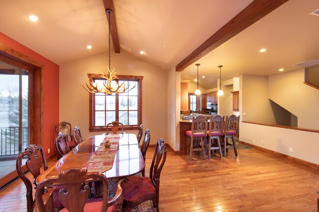 Building Photo - 1124 Heritage Dr