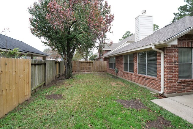 Building Photo - 15503 Clear Valley Dr