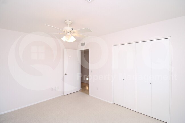 Building Photo - 1816 E Oxford Dr