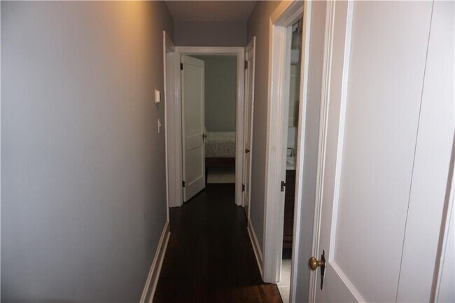 Building Photo - 2210 Lenox Rd NE