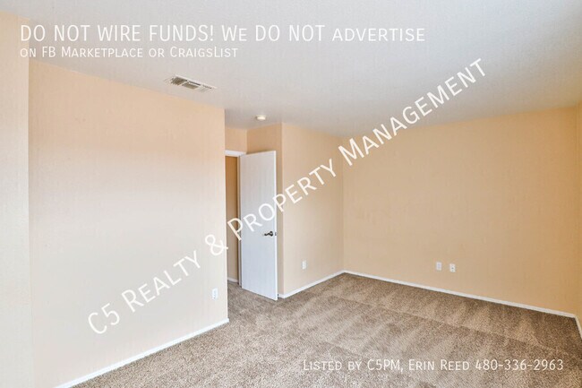 Building Photo - 2306 E Palm Beach Dr