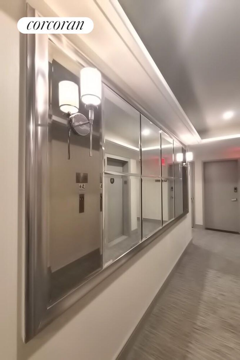 Building Photo - 45 W 81st St