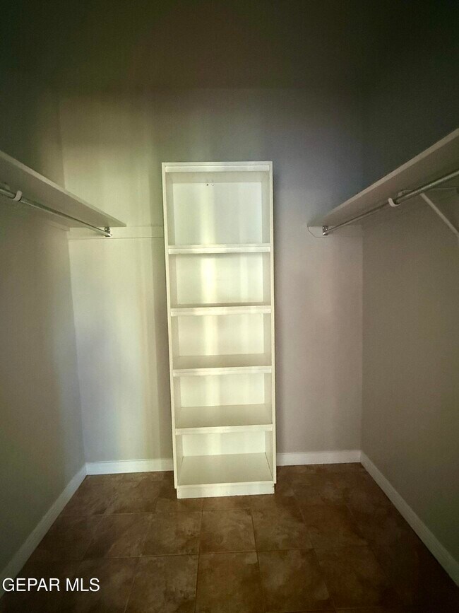 Building Photo - 218 Easter Way