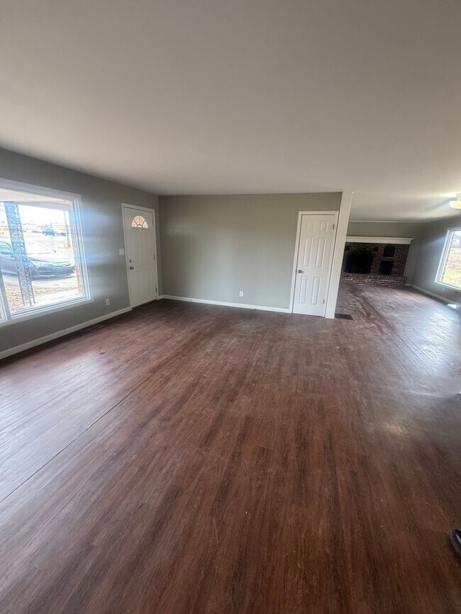 Building Photo - Gorgeous West Lafayette 4 bedroom Home - New Kitchen, Many Upgrades!