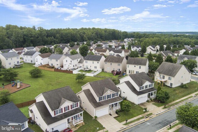 Building Photo - 10 Everglades Ln