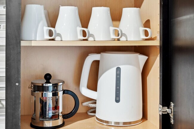 Building Photo - 2922 Elm St