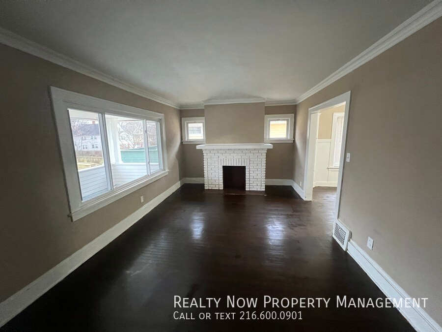 Building Photo - 872 Helmsdale Rd