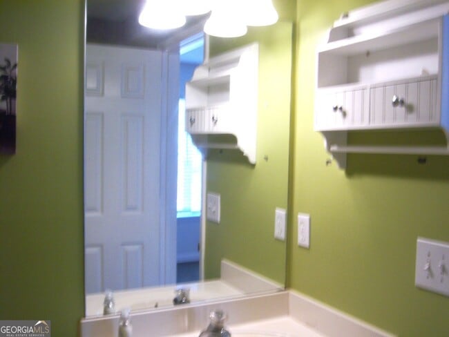 Building Photo - 760 Coventry Township Pl