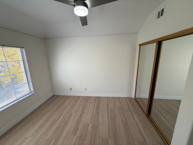 Building Photo - 3-Bedroom Home with Dual Fireplaces, Dual Balconies, and Community Pool in Valencia!