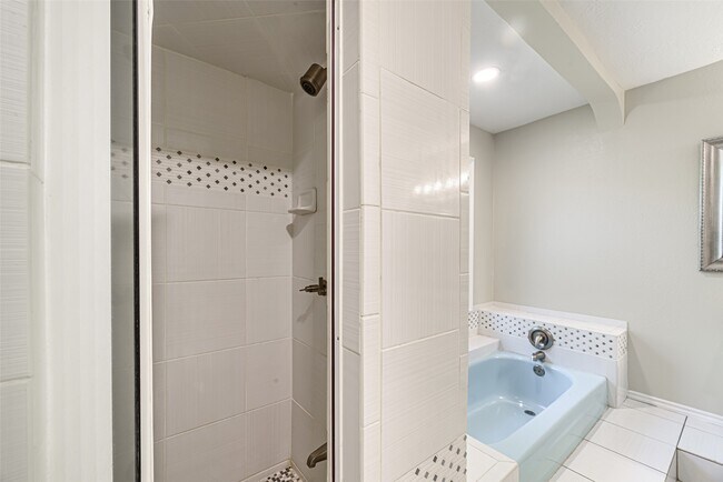 Building Photo - 102 Butlers Ct