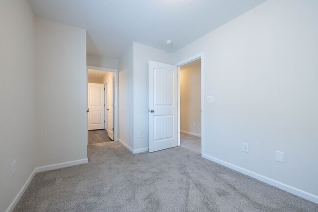 Building Photo - 115 Adger Rd