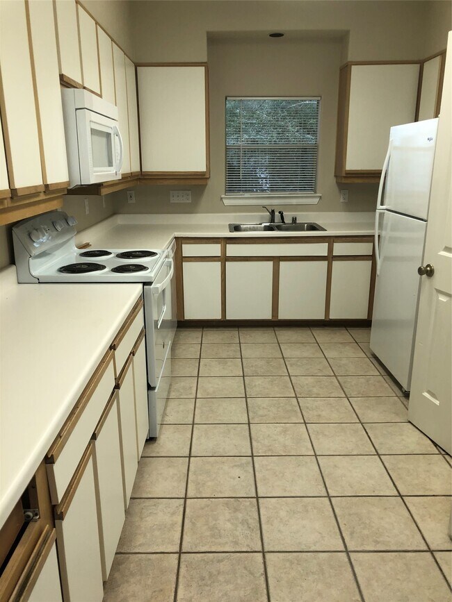 Building Photo - 3903 Law St