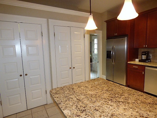 Building Photo - Gorgeous Brick German Village Home!